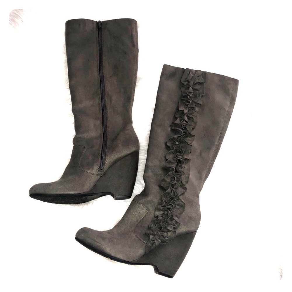 Wedge boots